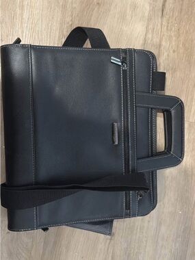Samsonite Black Laptop Briefcase with Shoulder Strap